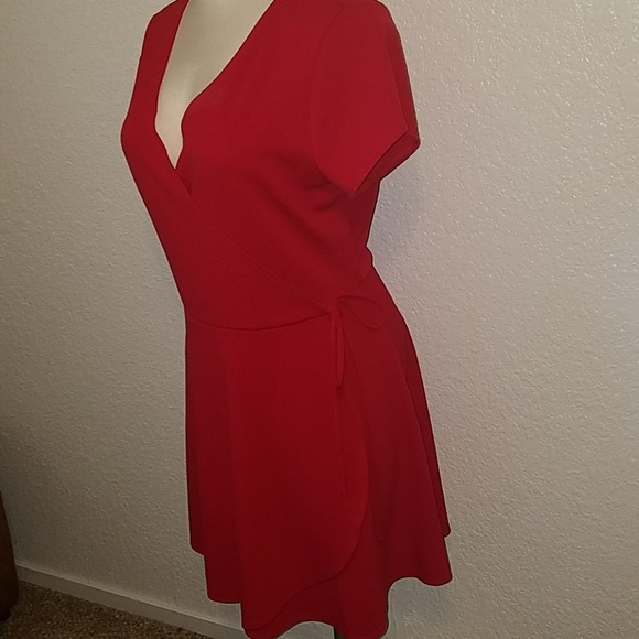 V- neck Red wrap around dress - Picture 3 of 3